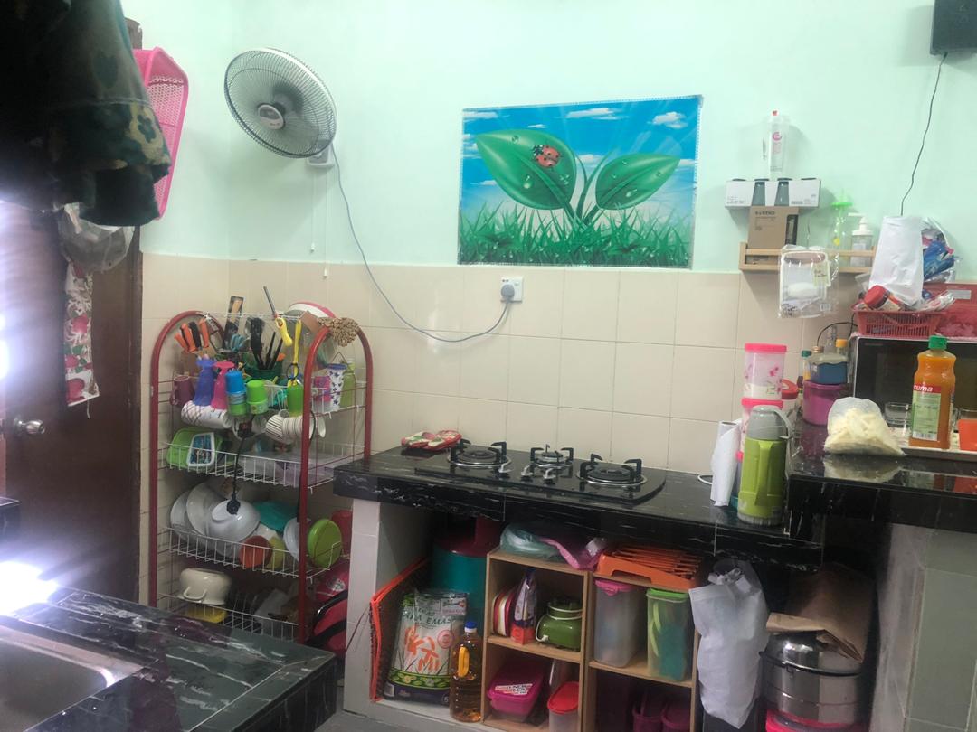 Teres Setengah Tingkat di Bandar Kuantan Puteri - photo 8