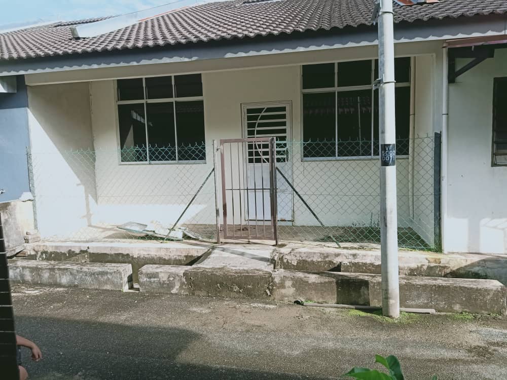 TERES SETINGKAT TAMAN KG PADANG BARU - photo 2