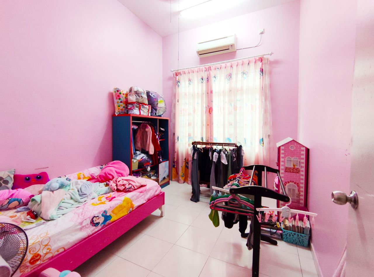 TERRACE DOUBLE STOREY CENDERAWASIH PERDANA - photo 4