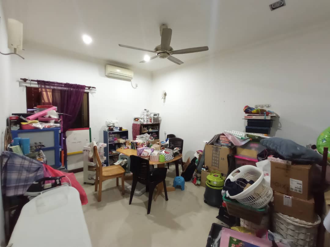 Terrace Alor Akar Corner lot - photo 3