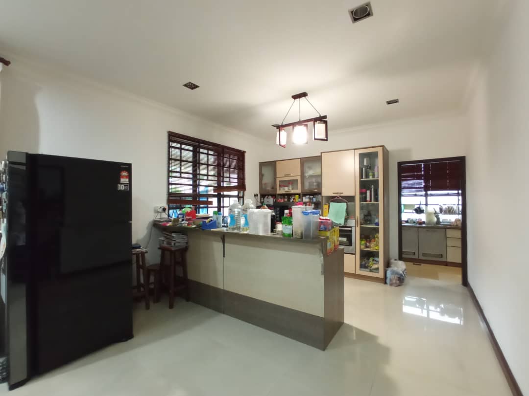 Terrace Alor Akar Corner lot - photo 4