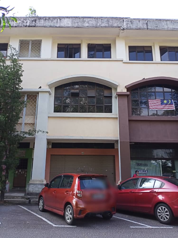 RUMAH KEDAI 3 TINGKAT DI INDERA MAHKOTA 3 UNTUK - photo 1