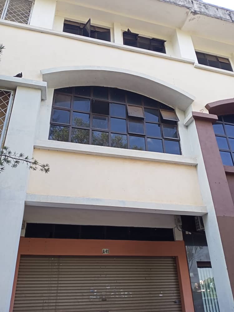 RUMAH KEDAI 3 TINGKAT DI INDERA MAHKOTA 3 UNTUK - photo 5