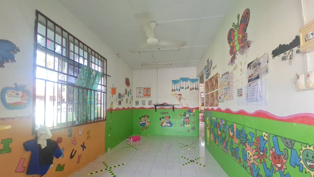 CORNERLOT Teres Setingkat Taman Mahkota Permai - photo 2