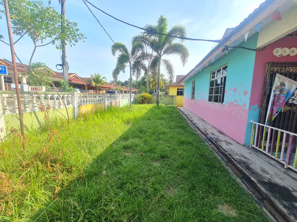 CORNERLOT Teres Setingkat Taman Mahkota Permai - photo 3