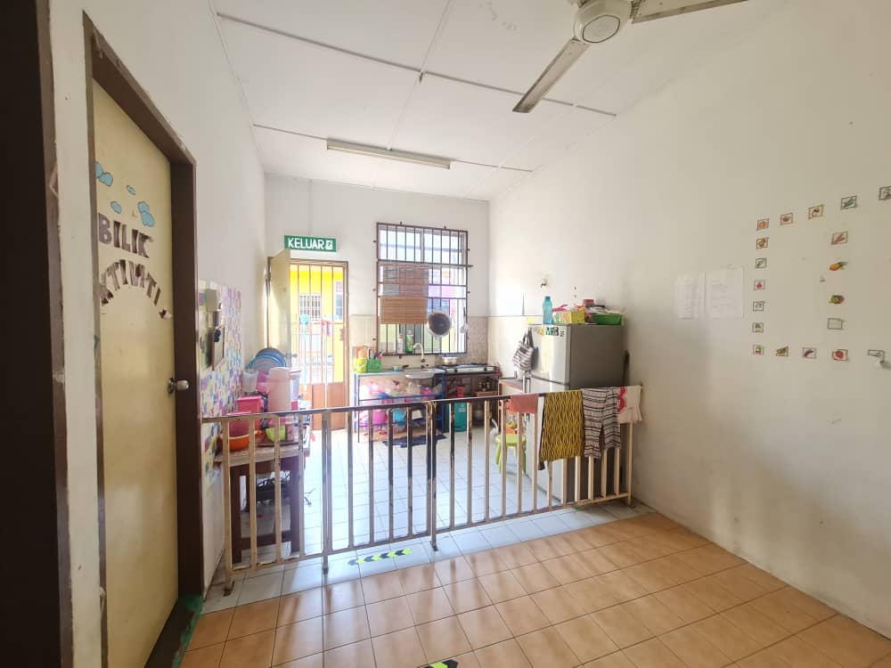 CORNERLOT Teres Setingkat Taman Mahkota Permai - photo 7