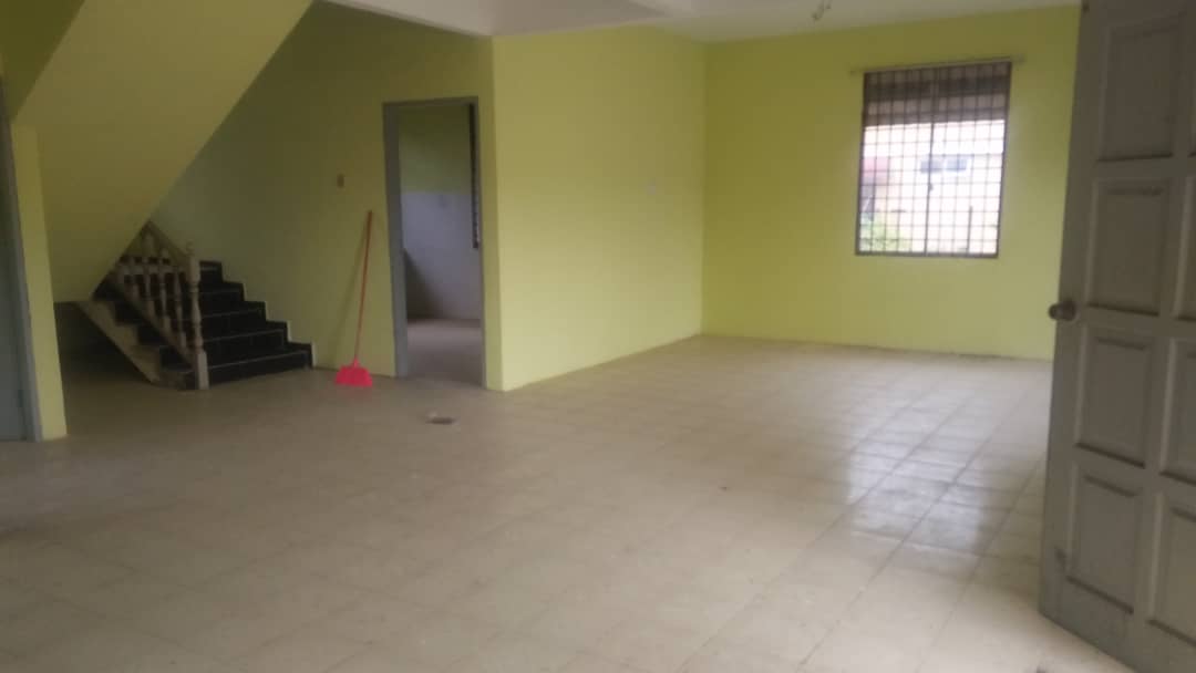 Bungalow Double Storey Taman Batu Hitam - photo 3