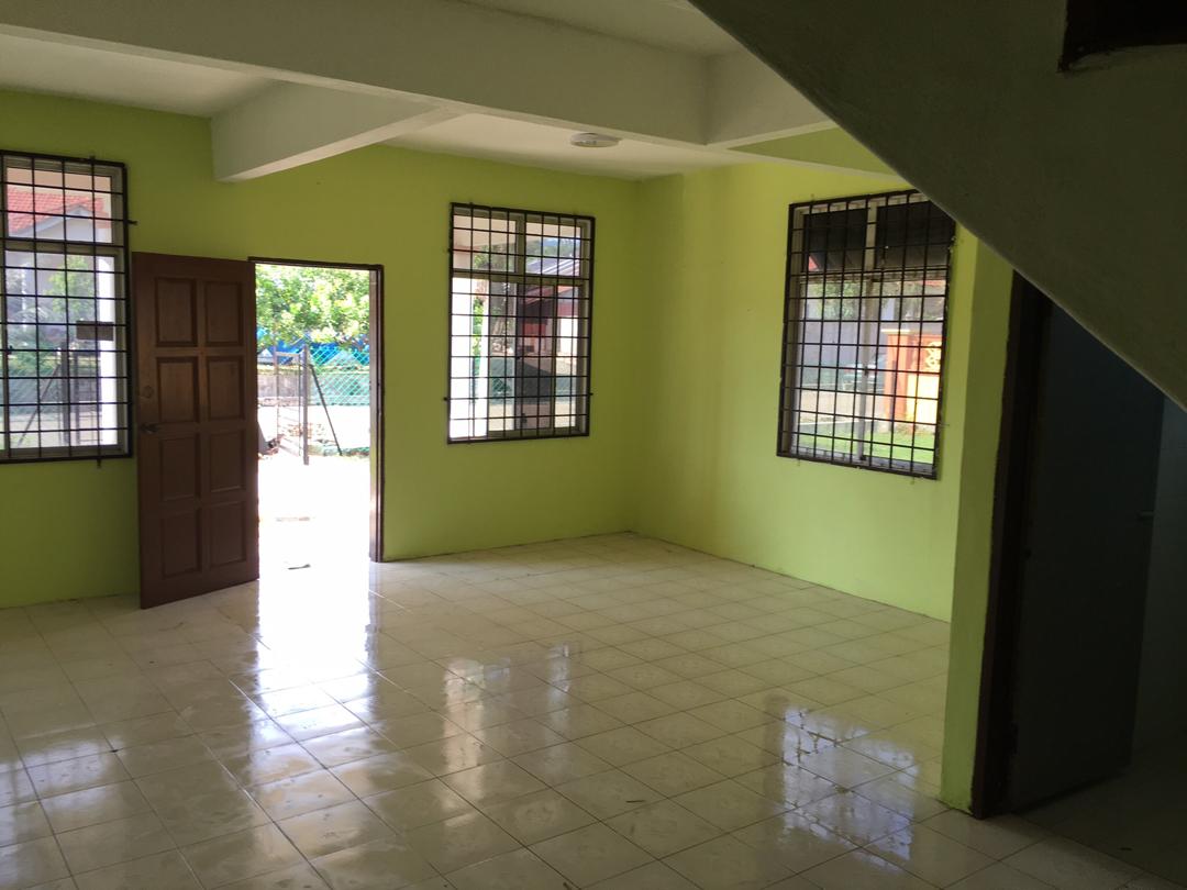 Bungalow Double Storey Taman Batu Hitam - photo 4