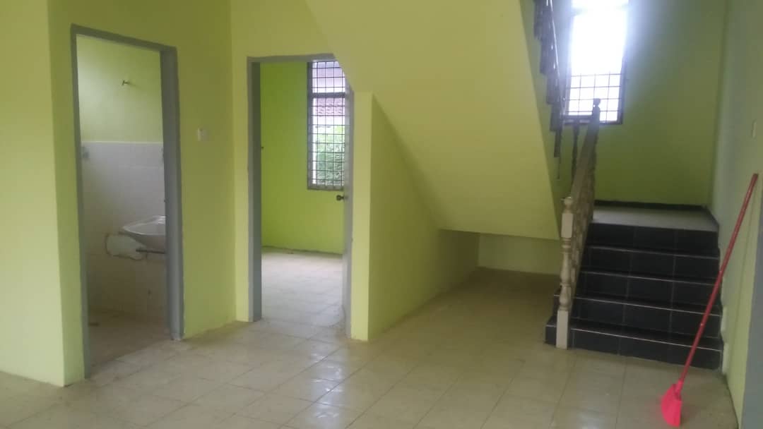 Bungalow Double Storey Taman Batu Hitam - photo 5