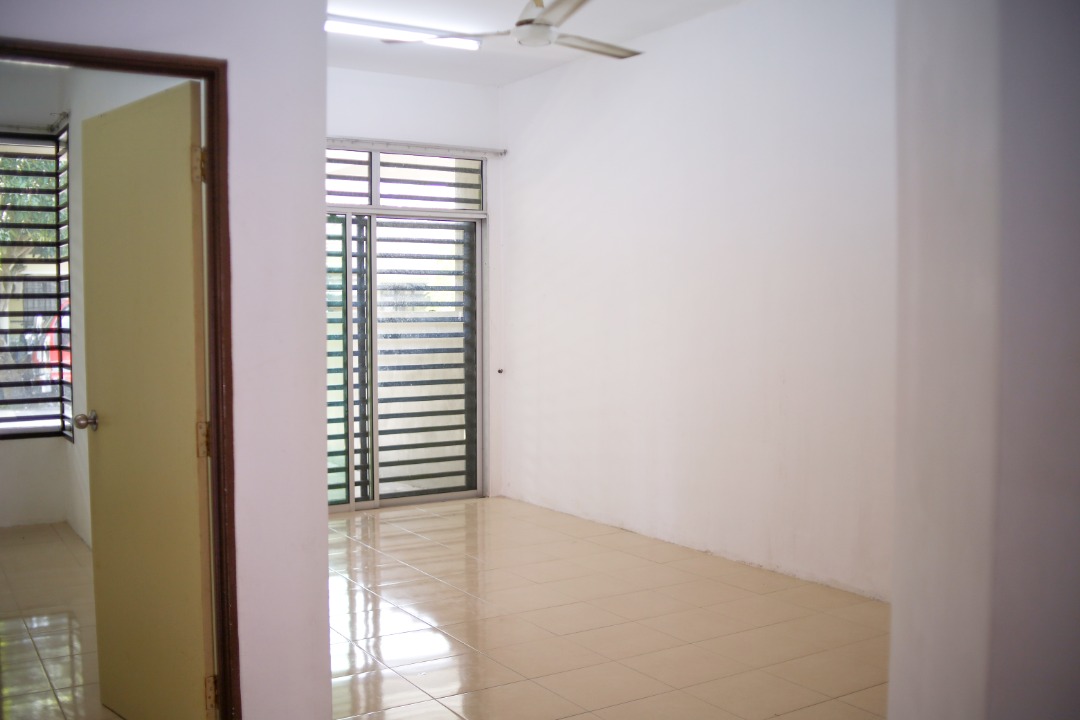 Single Storey Terrace Kg Padang Jaya - photo 4