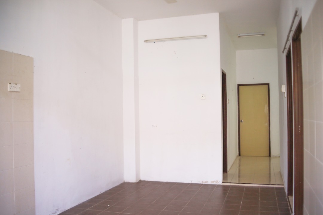 Single Storey Terrace Kg Padang Jaya - photo 5