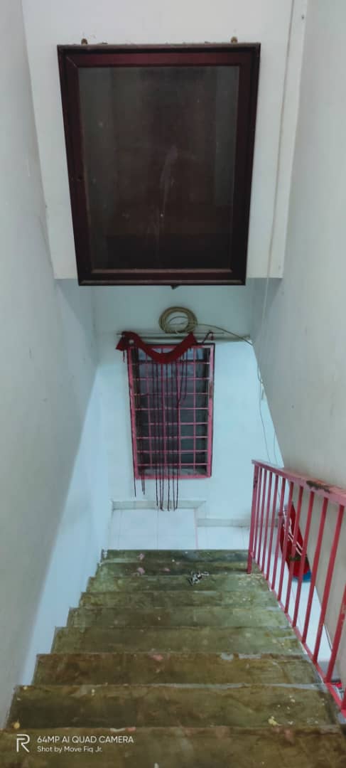 Teres Dua Tingkat Tmn Cenderawasih Bkt Setongkol - photo 5
