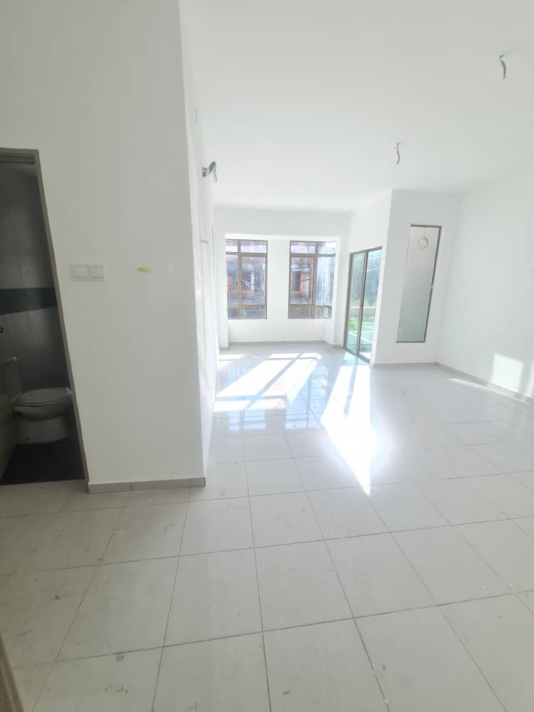 Teres Dua Tingkat Setengah Tmn Promenade Villa - photo 2