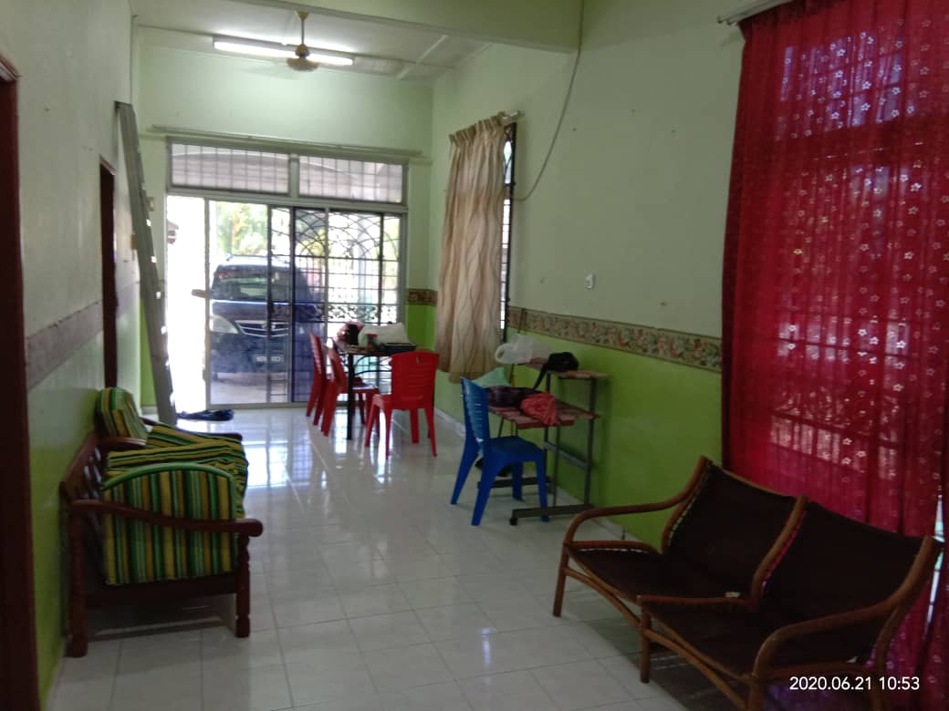 Teres Setingkat Cornerlot Taman Guru Kuantan - photo 2