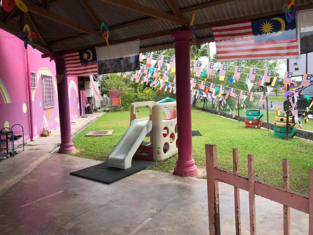 Teres Setingkat Cornerlot Taman Indera Pura - photo 2