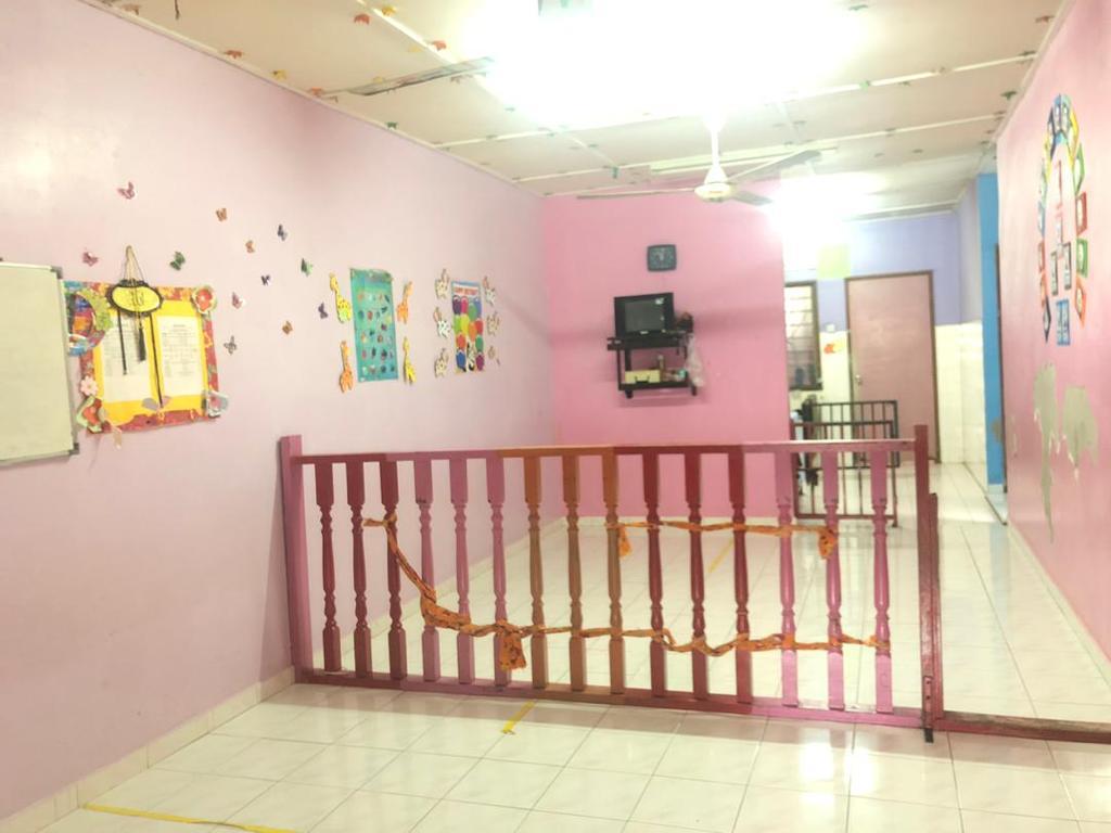 Teres Setingkat Cornerlot Taman Indera Pura - photo 5