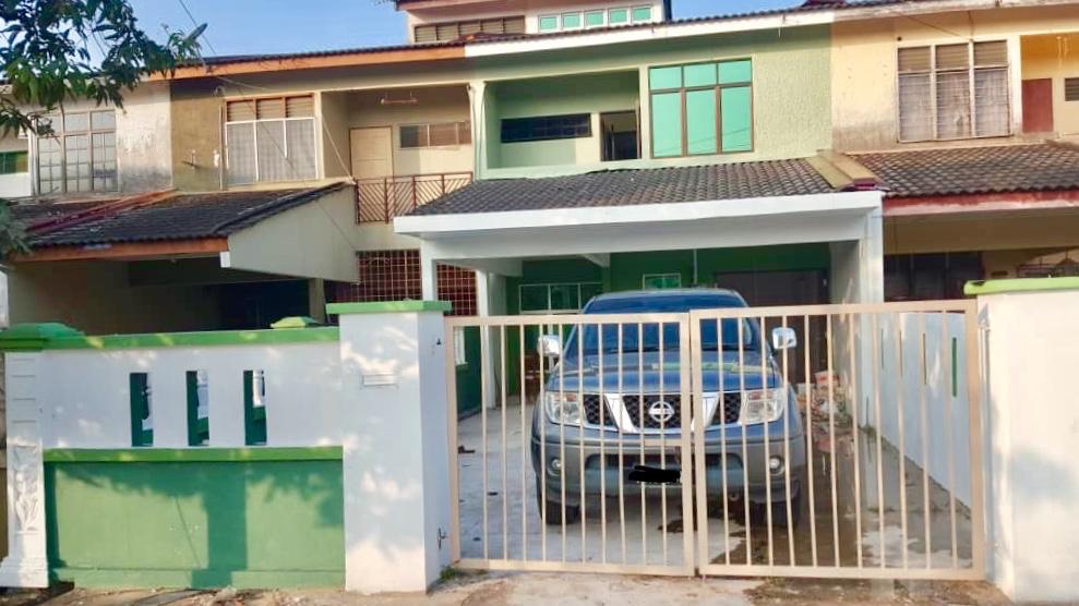 Teres Dua Tingkat Taman Geliga Permai Kemaman