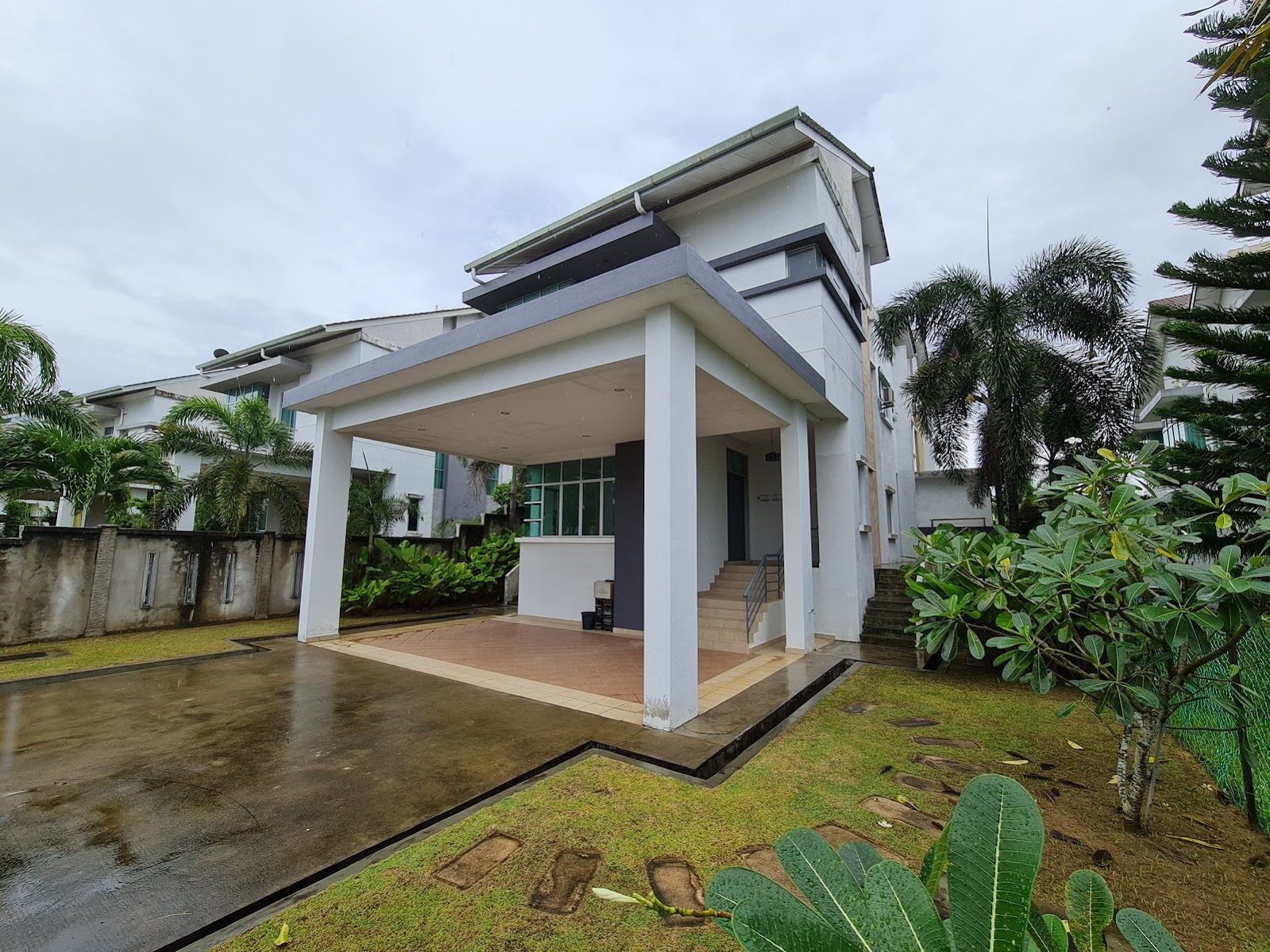 Double Storey Link Bungalow Bukit Istana Kuantan - photo 2