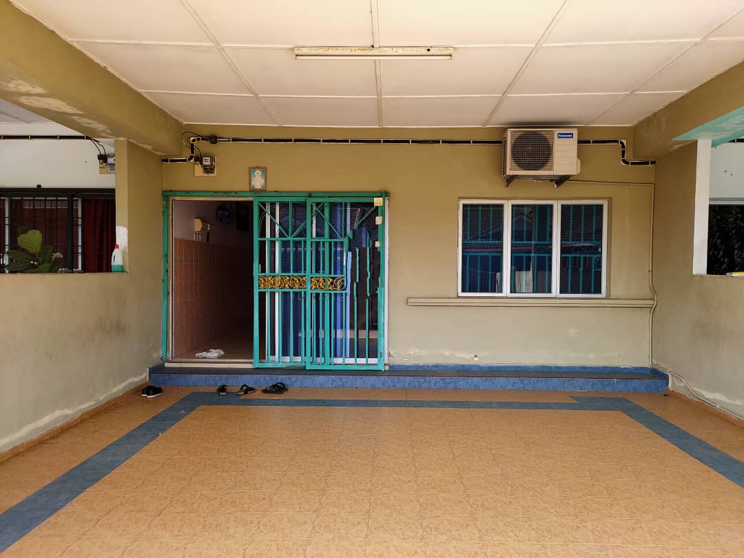 Teres Setingkat Taman Tas Jaya Kuantan - photo 1