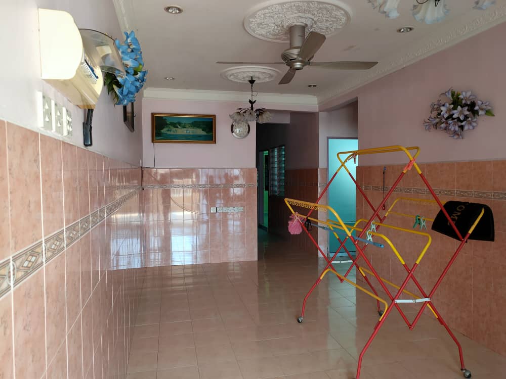 Teres Setingkat Taman Tas Jaya Kuantan - photo 3