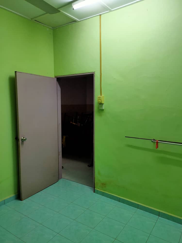Teres Setingkat Taman Tas Jaya Kuantan - photo 6