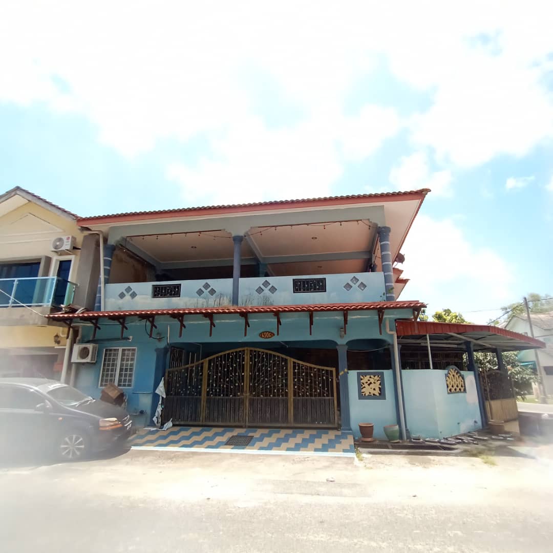 Teres Dua Tingkat Corner Lot Bandar Seri Kerteh
