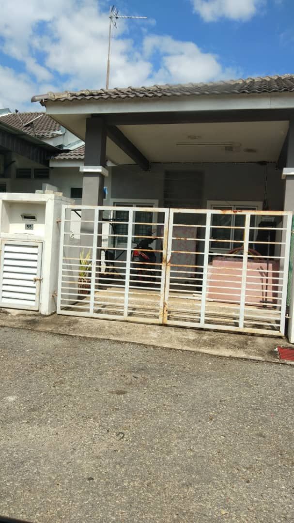 Teres Setingkat Taman Jengka Indah Kurma Pahang