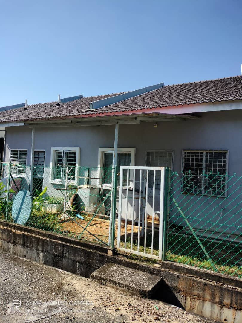 Teres Setingkat Taman Jengka Indah Kurma Pahang - photo 2
