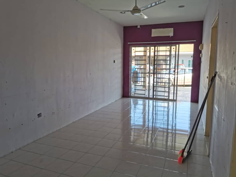 Single Storey Terrace Indera Sempurna Kuantan - photo 2