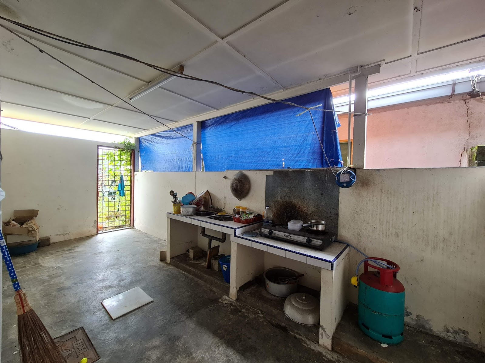 Single Storey Semi-D Taman Seriku Batu 12 Kuantan - photo 8