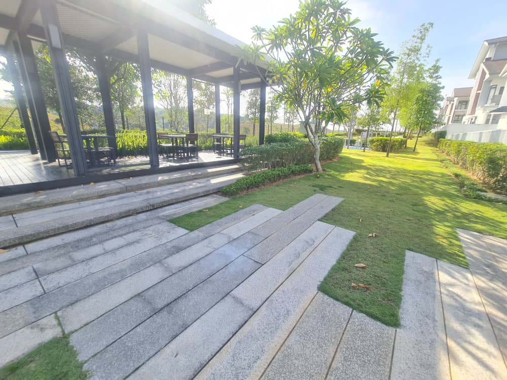 ENDLOT 2 and Half Storey Avens Residence Dengkil - photo 2