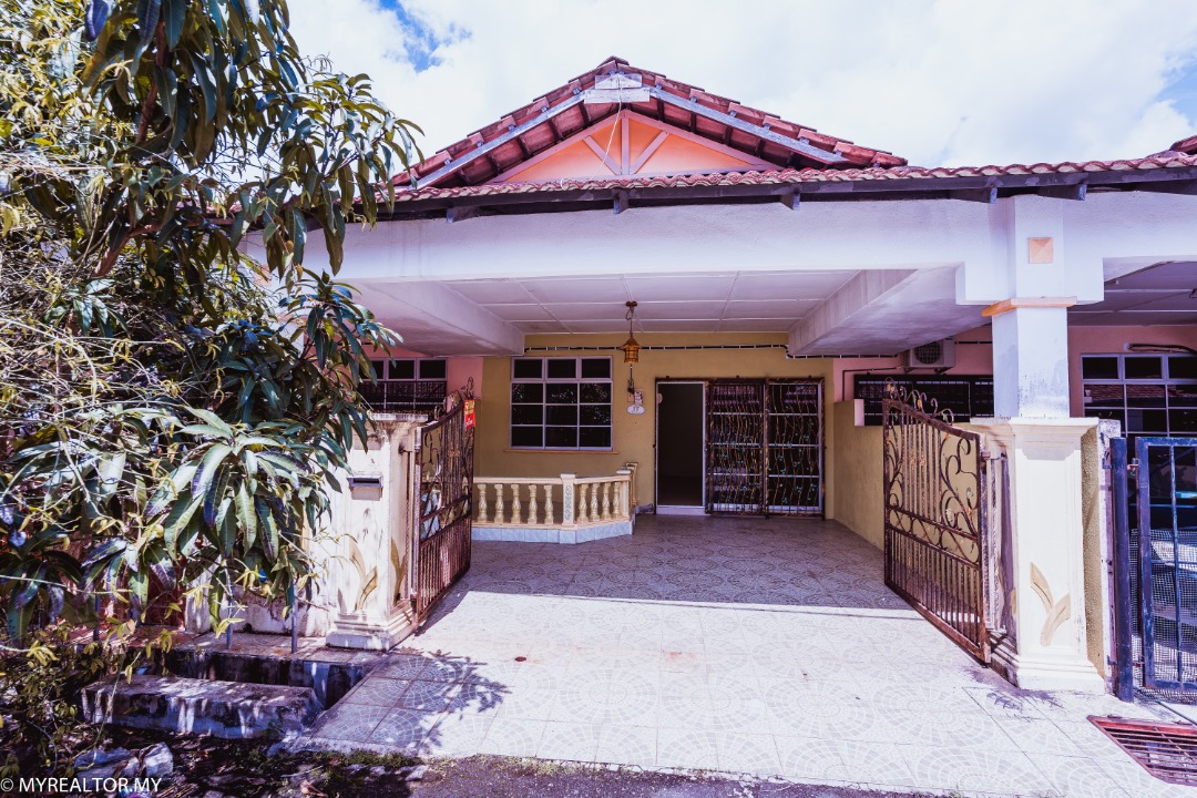 Teres Setingkat Taman Mahkota Permai Batu Sebelas - photo 1
