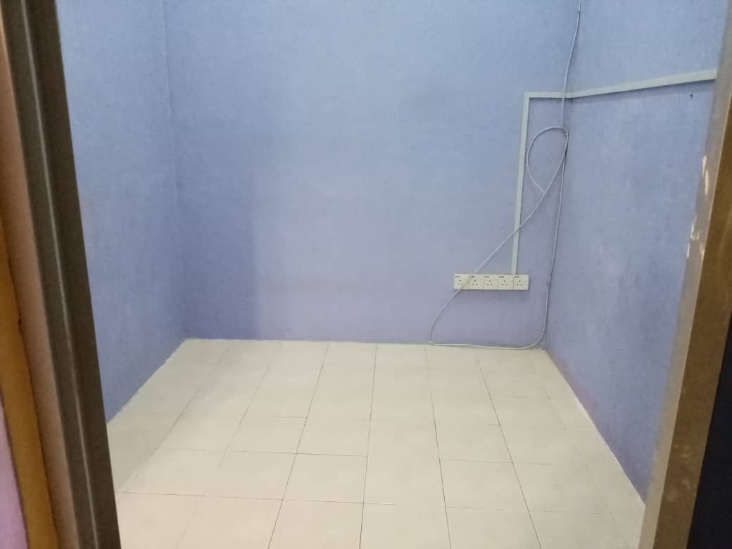 Teres Setingkat Taman Mahkota Permai Batu Sebelas - photo 10