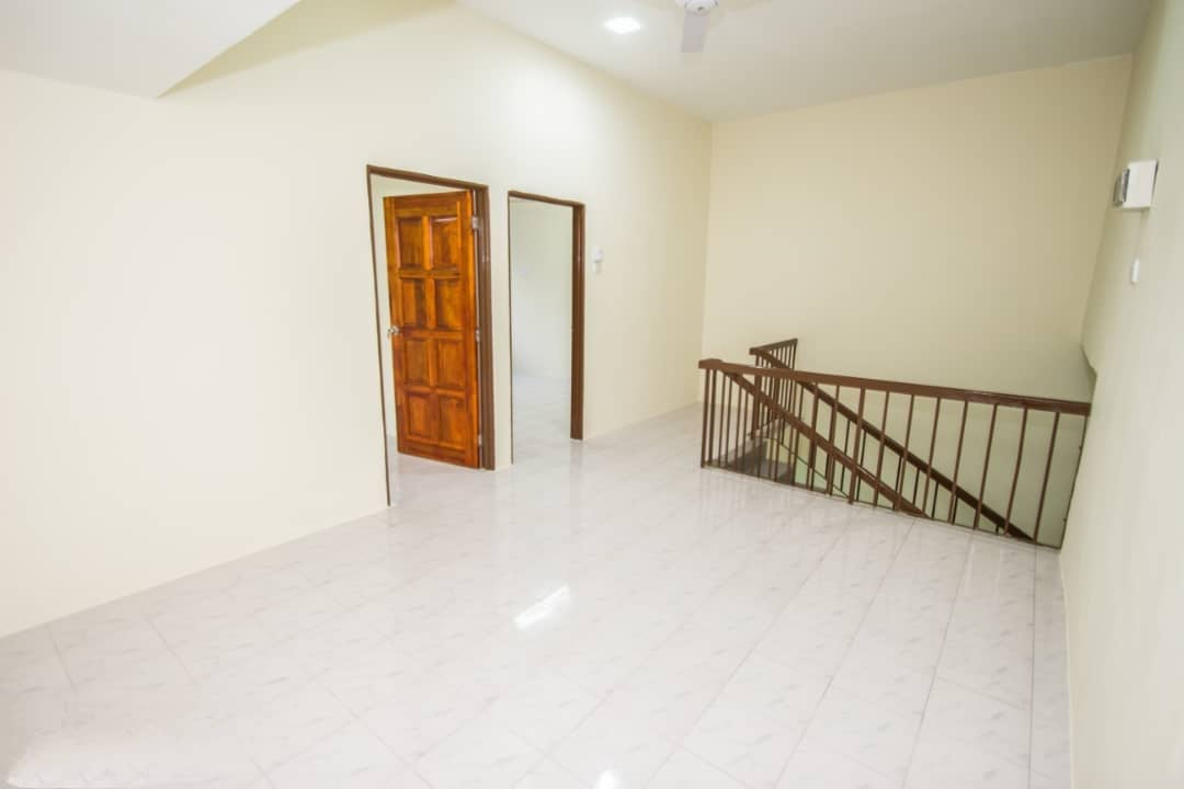 Two and a half Storey Terrace Taman Mahkota IM 8 - photo 7