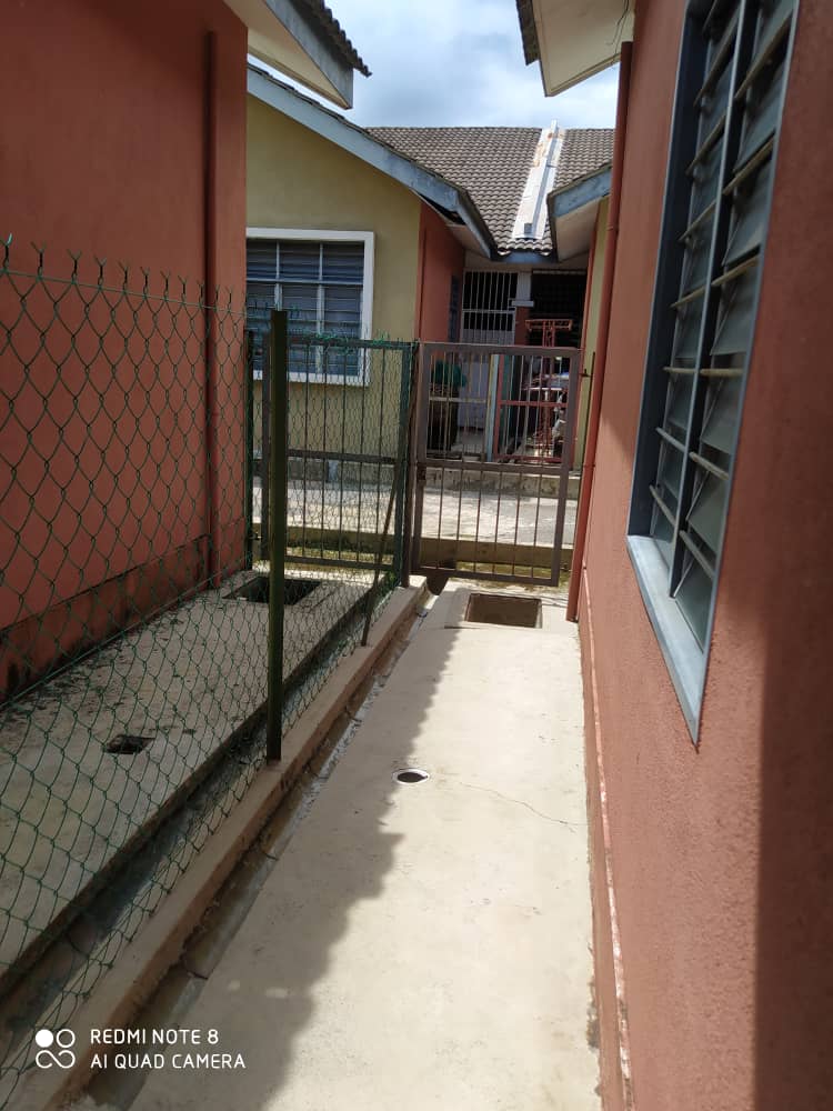 Teres Setingkat Tmn Seri Mahkota Aman Batu Sebelas - photo 8