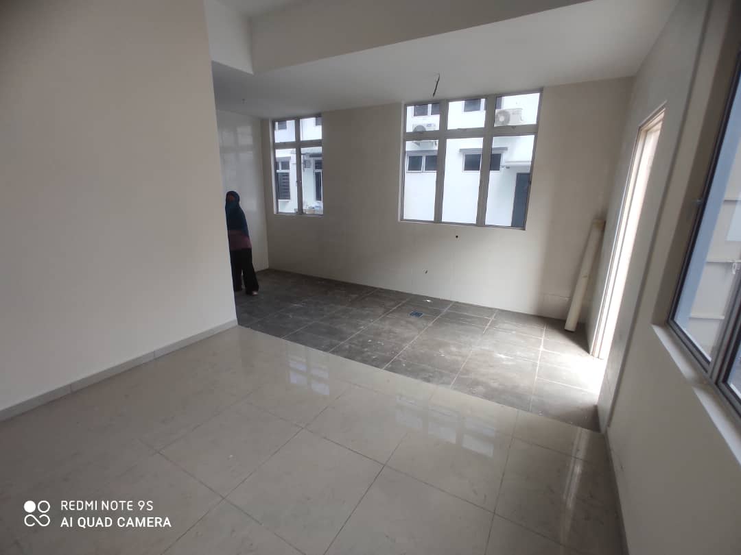 Double Storey Terrace End Lot Taman Seri Teruntum - photo 3