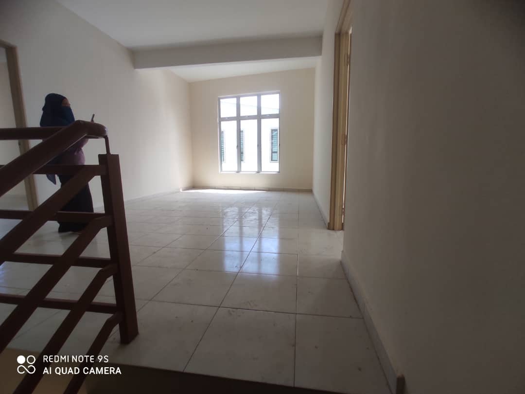 Double Storey Terrace End Lot Taman Seri Teruntum - photo 6