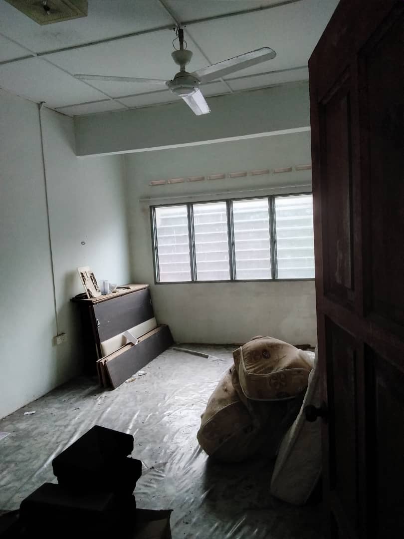 Teres Dua Tingkat Taman Setali Kuantan - photo 4