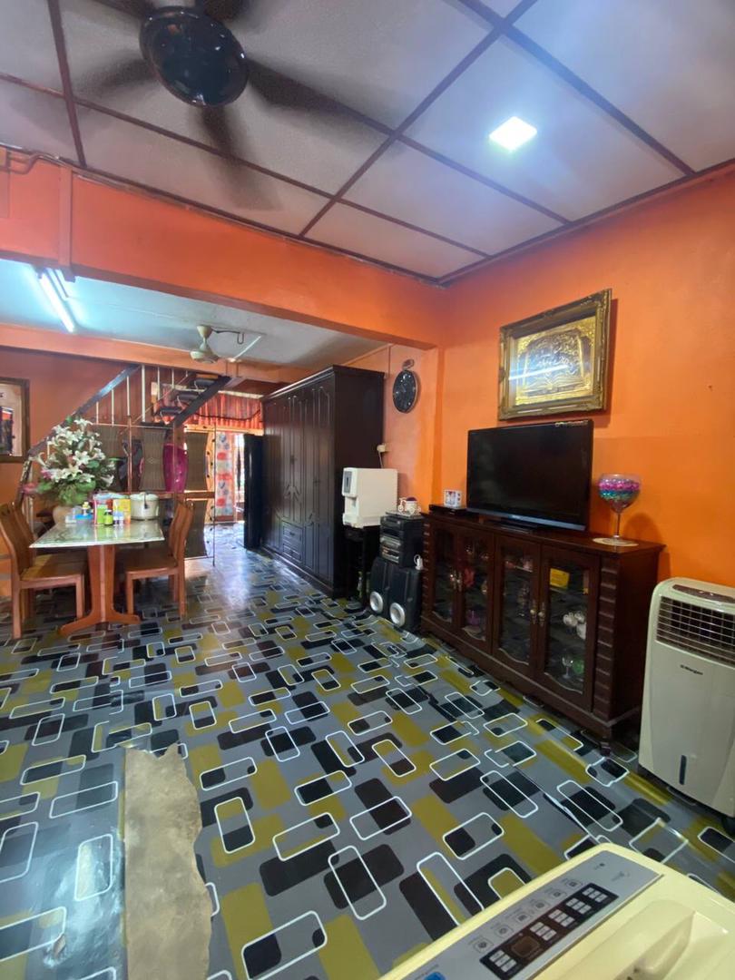 Teres Dua Tingkat Taman Mahkota Jaya Batu Sebelas - photo 2