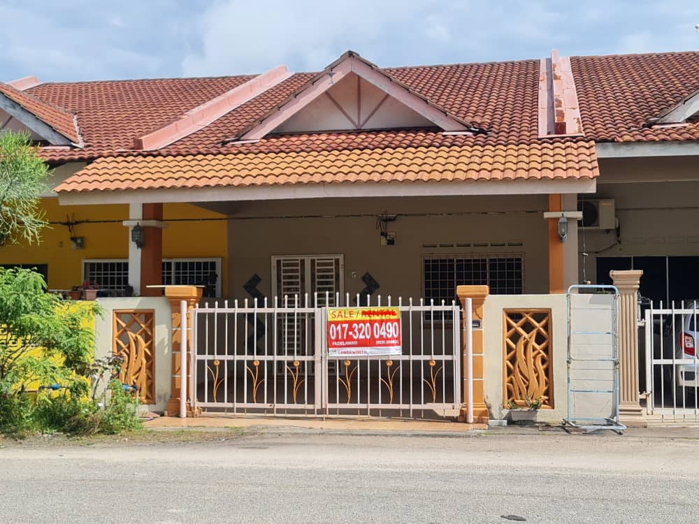 Teres Setingkat Taman Tanjung Pahang Rompin