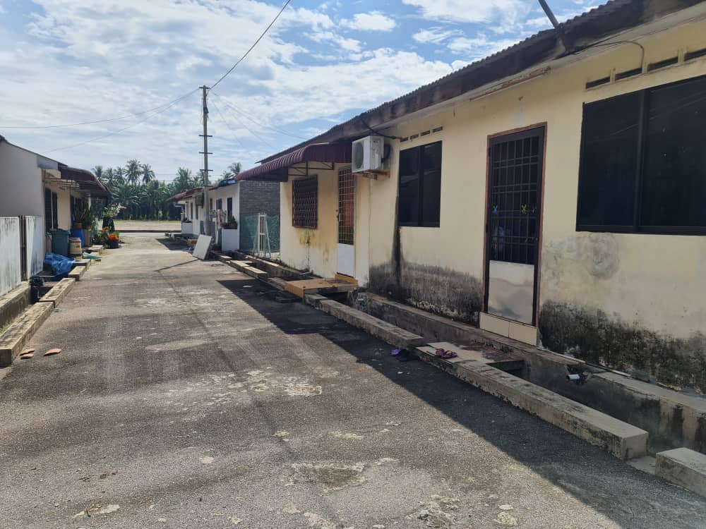 Teres Setingkat Taman Tanjung Pahang Rompin - photo 2