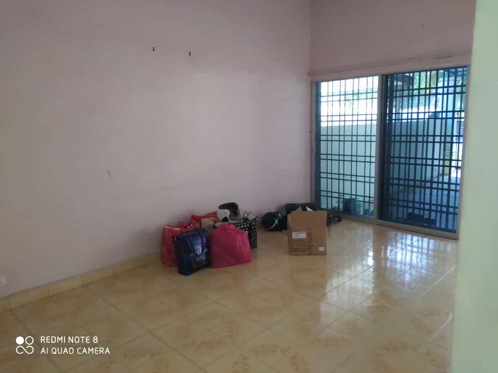 Teres Setingkat Taman Raub Utama Raub Pahang - photo 2