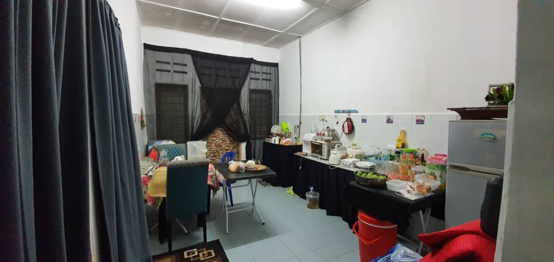 Teres Setingkat Taman Putra Putri Permatang Badak - photo 3
