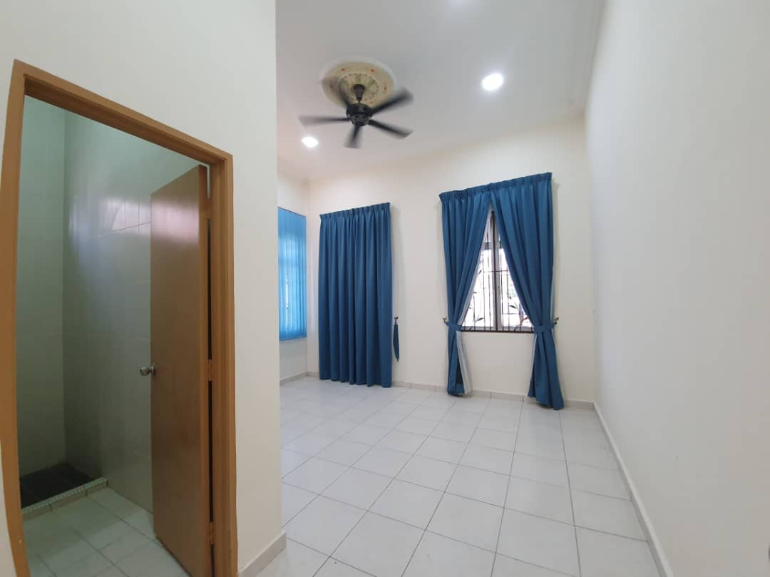Bungalow Taman Sri Inderapura Kuantan Pahang - photo 12