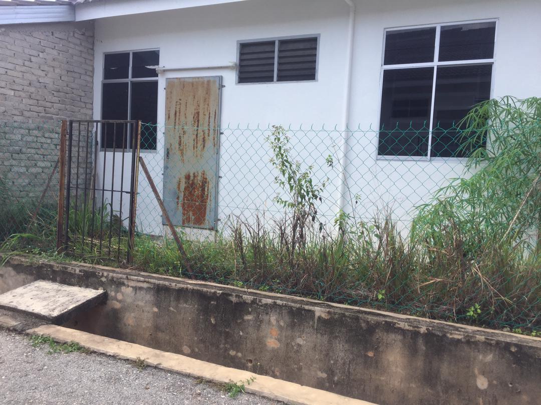 Teres Setingkat Taman Jengka Indah
