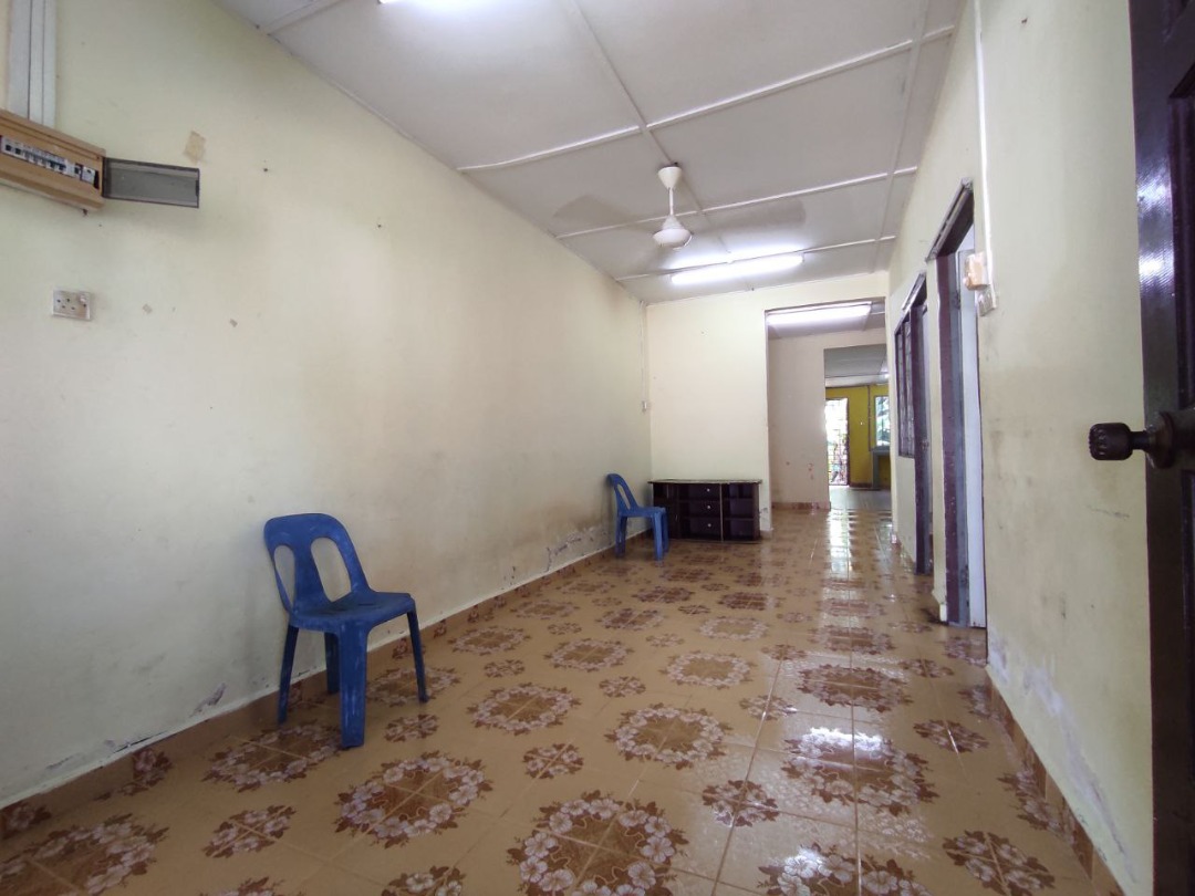 Single Storey Terrace Taman Dato Rasyid Kuantan - photo 3