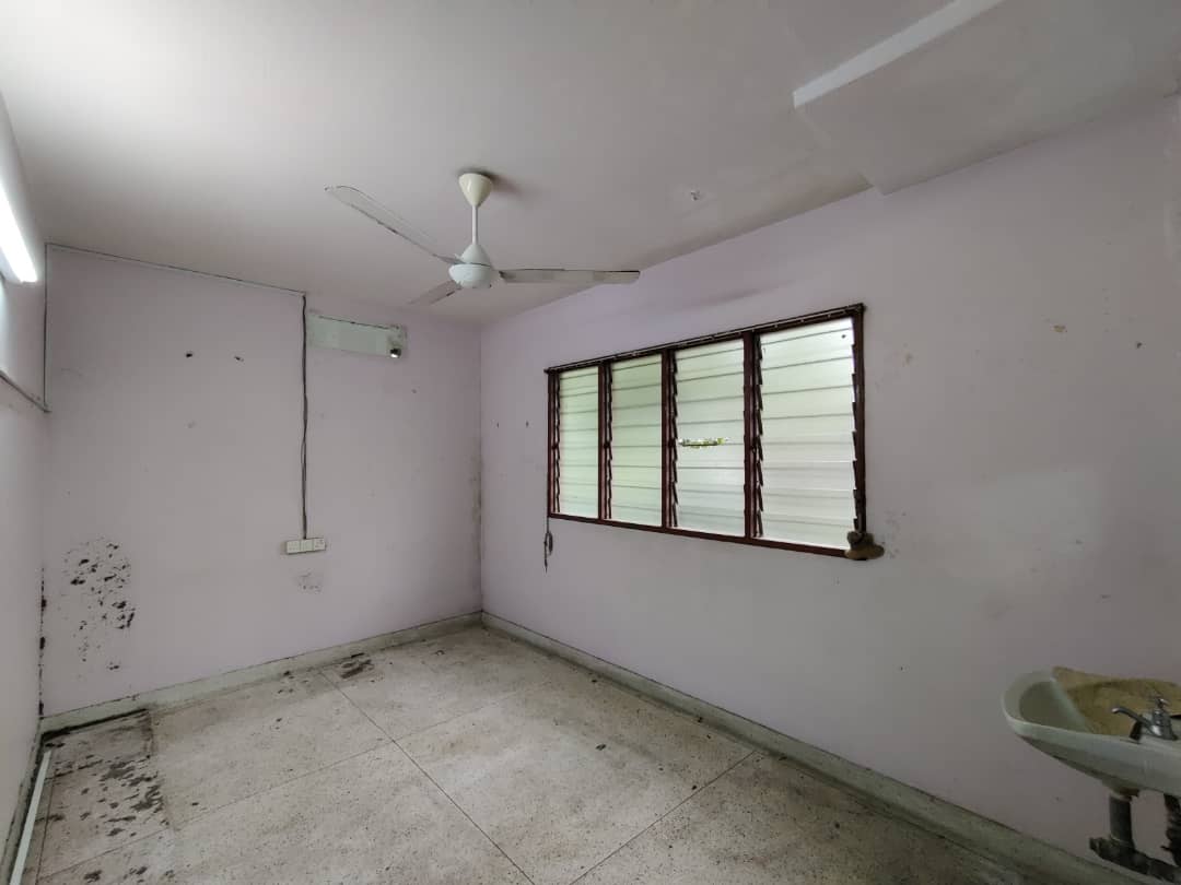 Bungalow Corner Lot Jalan Tok Sira Kuantan - photo 12