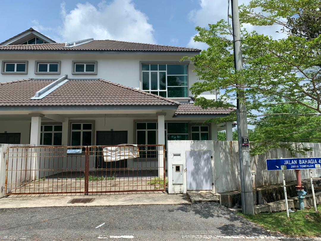 Corner Lot Semi-D Dua Tingkat Tmn Bahagia Perdana