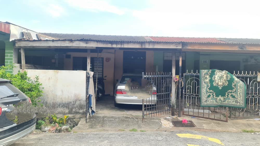 Teres Setingkat Taman Tas Batu 8 Kuantan HOT AREA