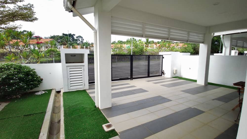 End Lot  Storey Terrace Damansara Hills - photo 1